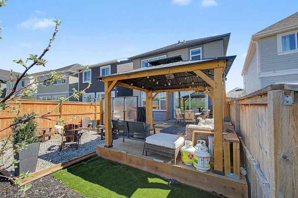 44 Auburn Glen Close SE Calgary AB T3M 2P4