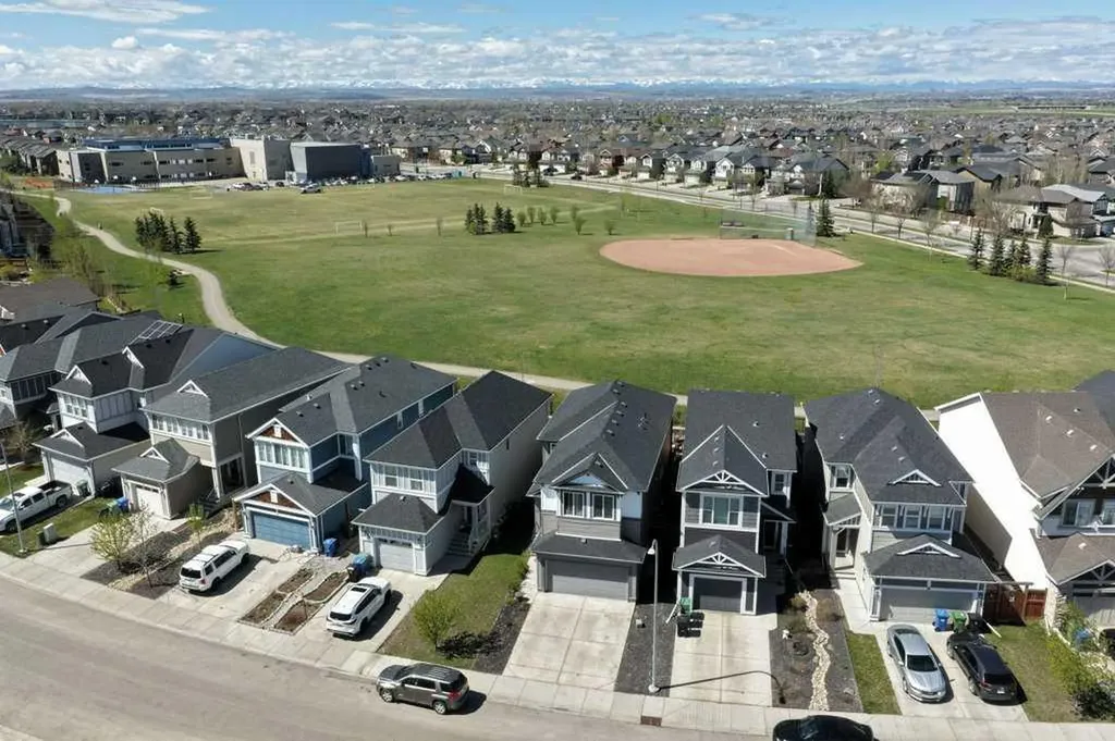 44 Auburn Glen Close SE Calgary AB T3M 2P4