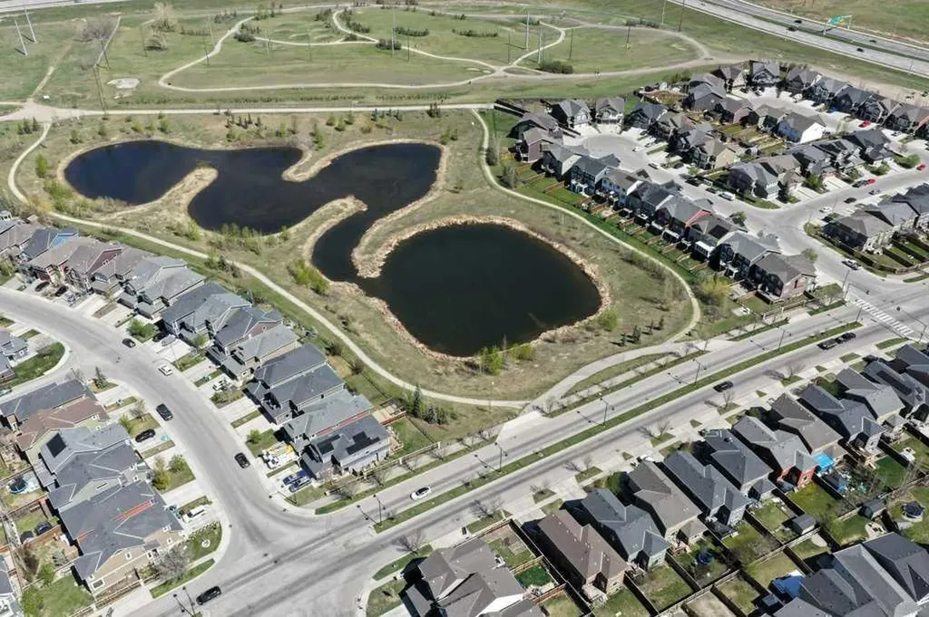 44 Auburn Glen Close SE Calgary AB T3M 2P4