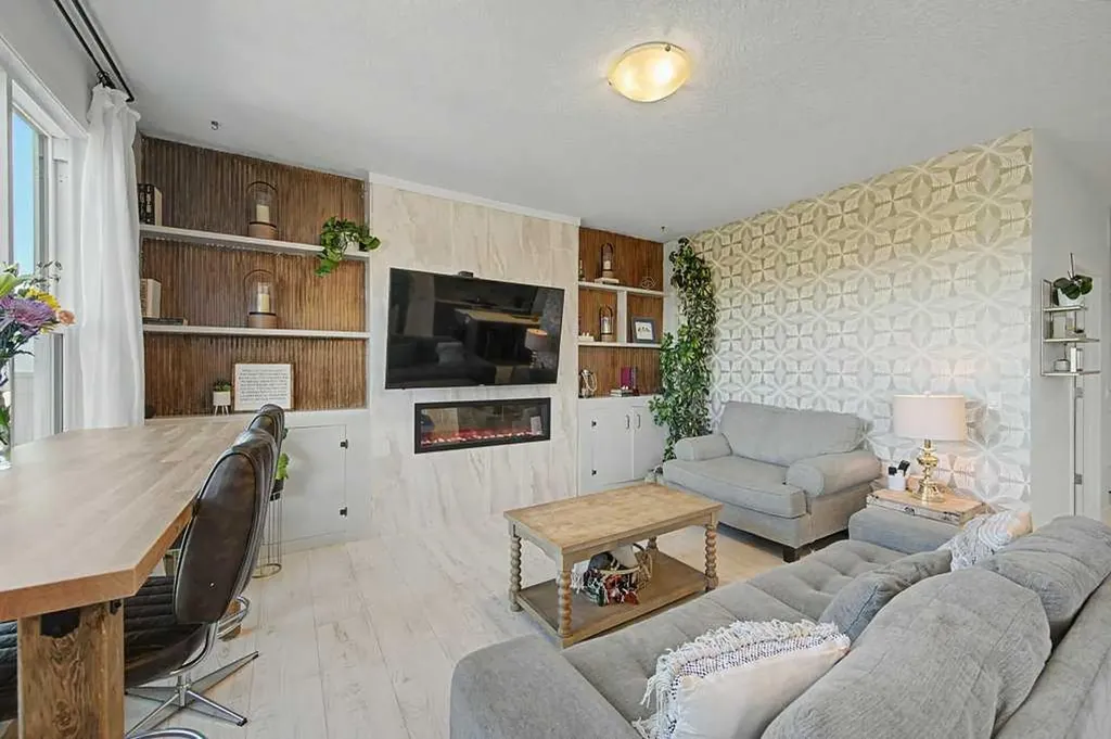 44 Auburn Glen Close SE Calgary AB T3M 2P4