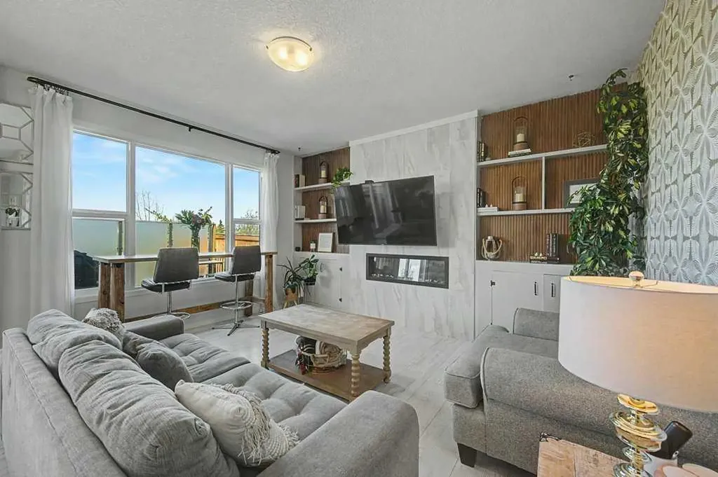44 Auburn Glen Close SE Calgary AB T3M 2P4