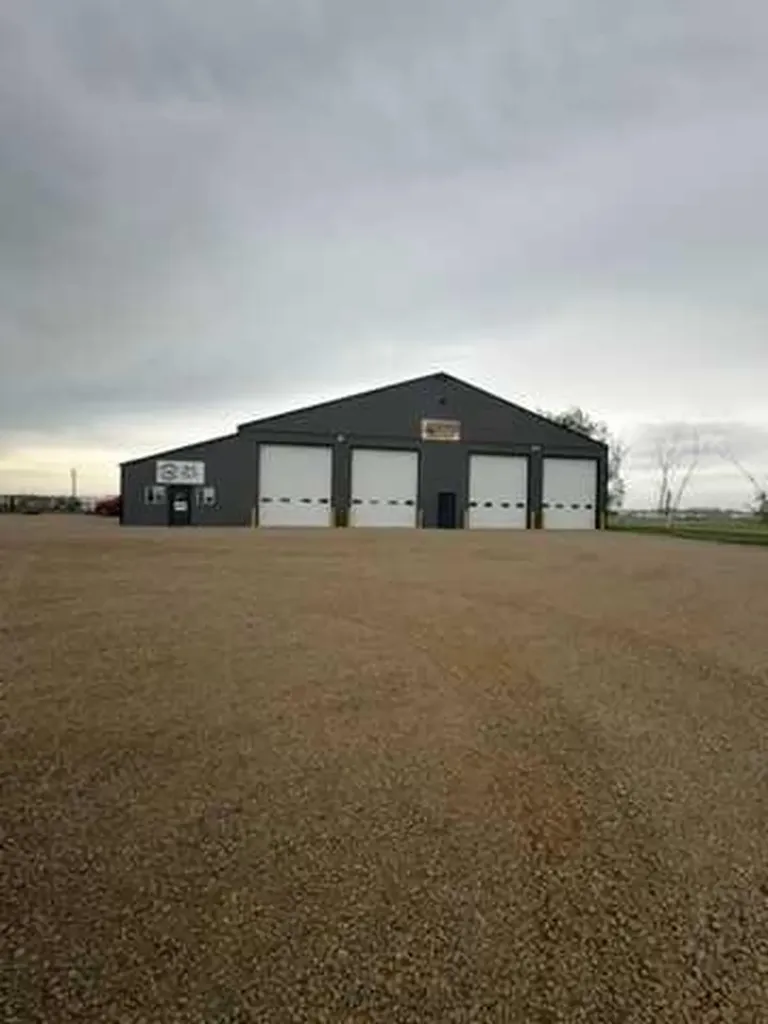 191057 Rr150 Rural Newell County Of AB T1R 1B4