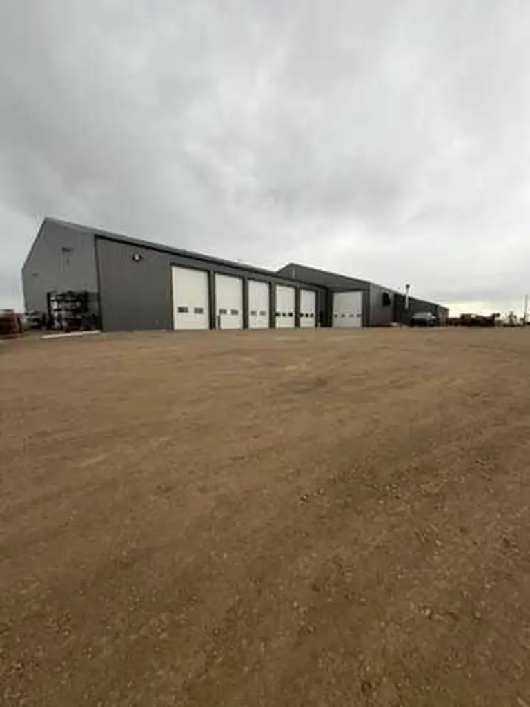 191057 Rr150 Rural Newell County Of AB T1R 1B4