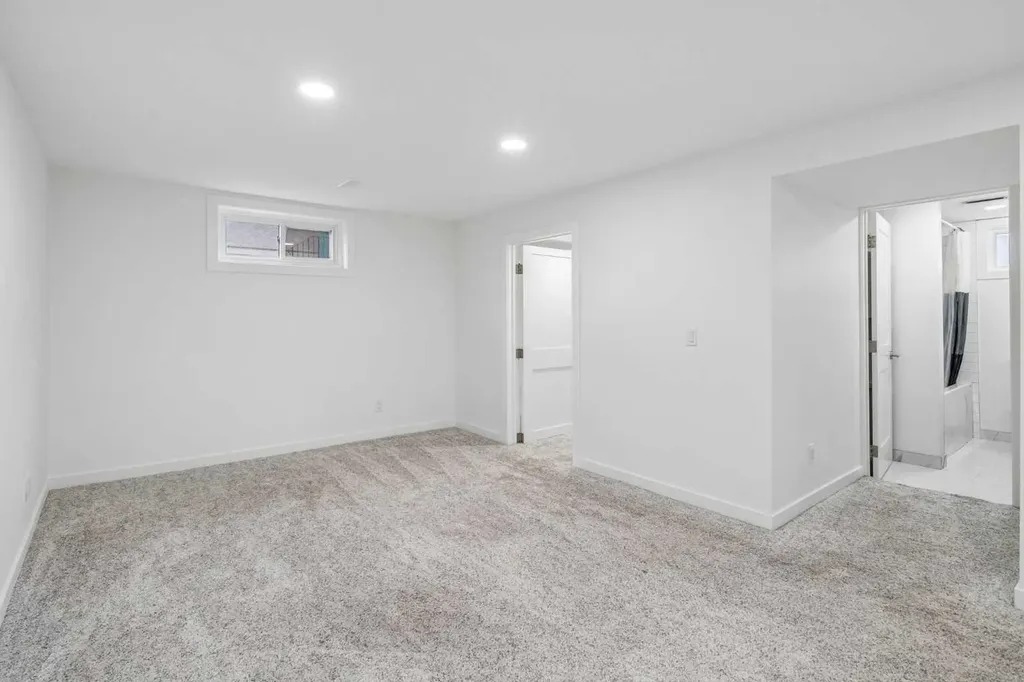 7224 Farrell Road SE Calgary AB T2H 0T6