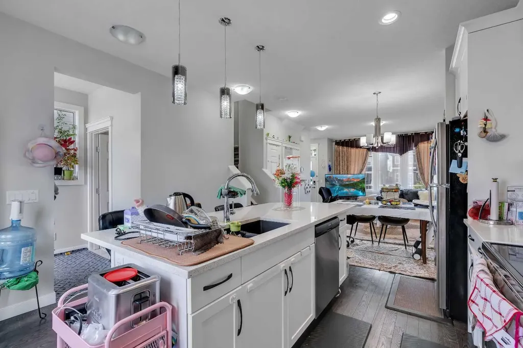 552 Redstone Drive NE Calgary AB T3N 0R3