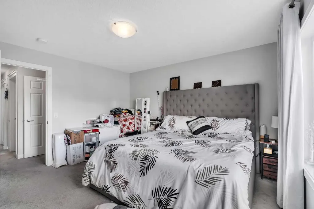 552 Redstone Drive NE Calgary AB T3N 0R3