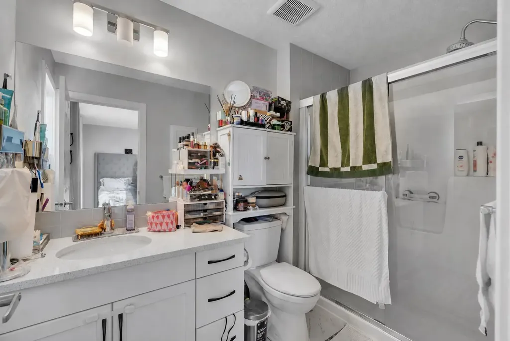 552 Redstone Drive NE Calgary AB T3N 0R3