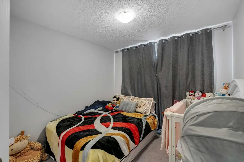 552 Redstone Drive NE Calgary AB T3N 0R3