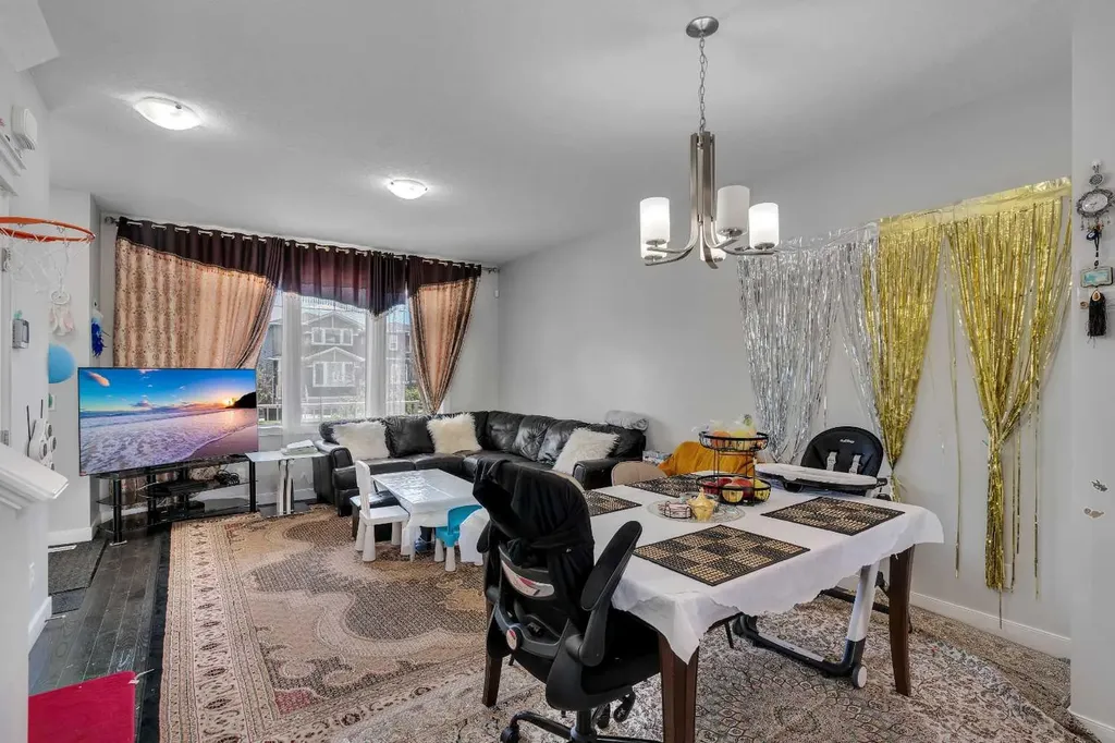 552 Redstone Drive NE Calgary AB T3N 0R3