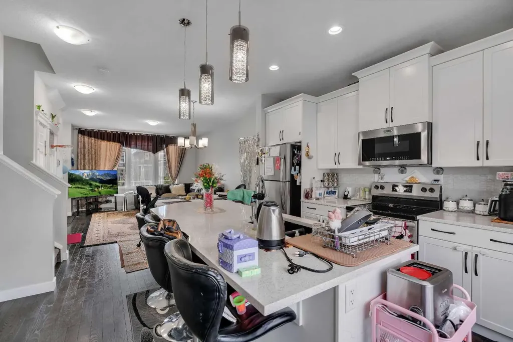552 Redstone Drive NE Calgary AB T3N 0R3