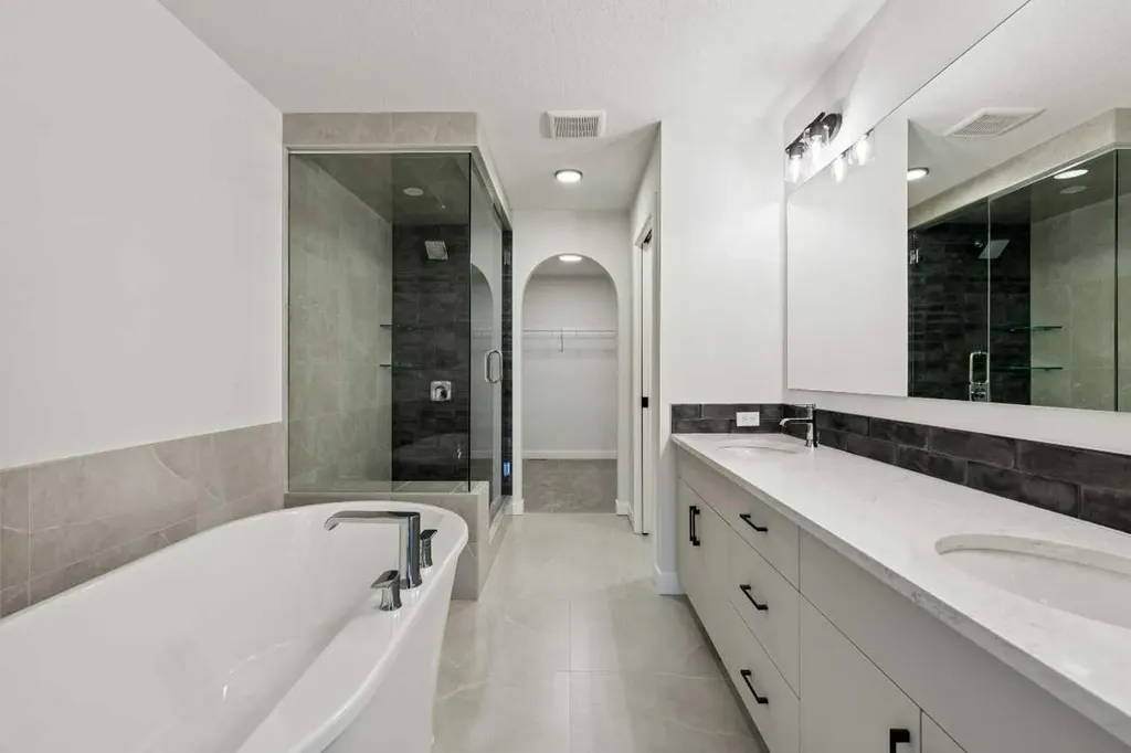210 Sora Way SE Calgary AB T3S0V5