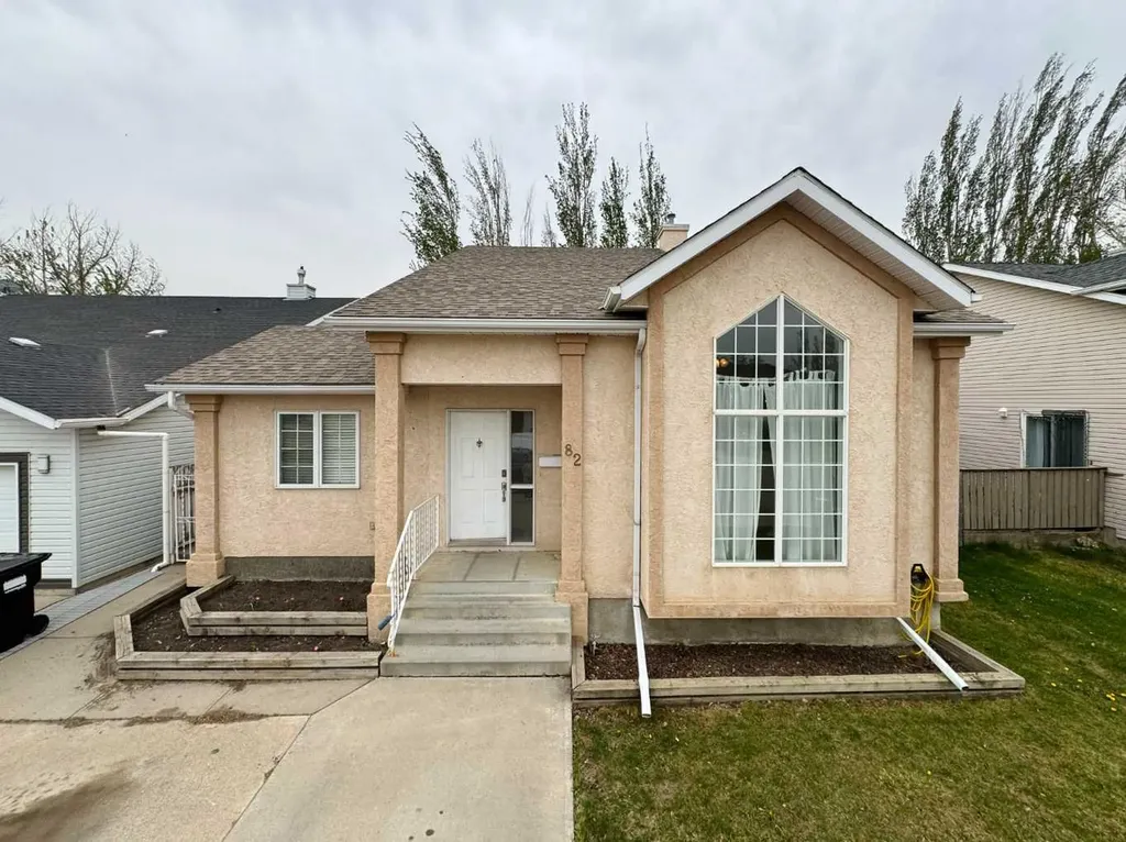 82 Harvard Crescent W Lethbridge AB T1K 6R4