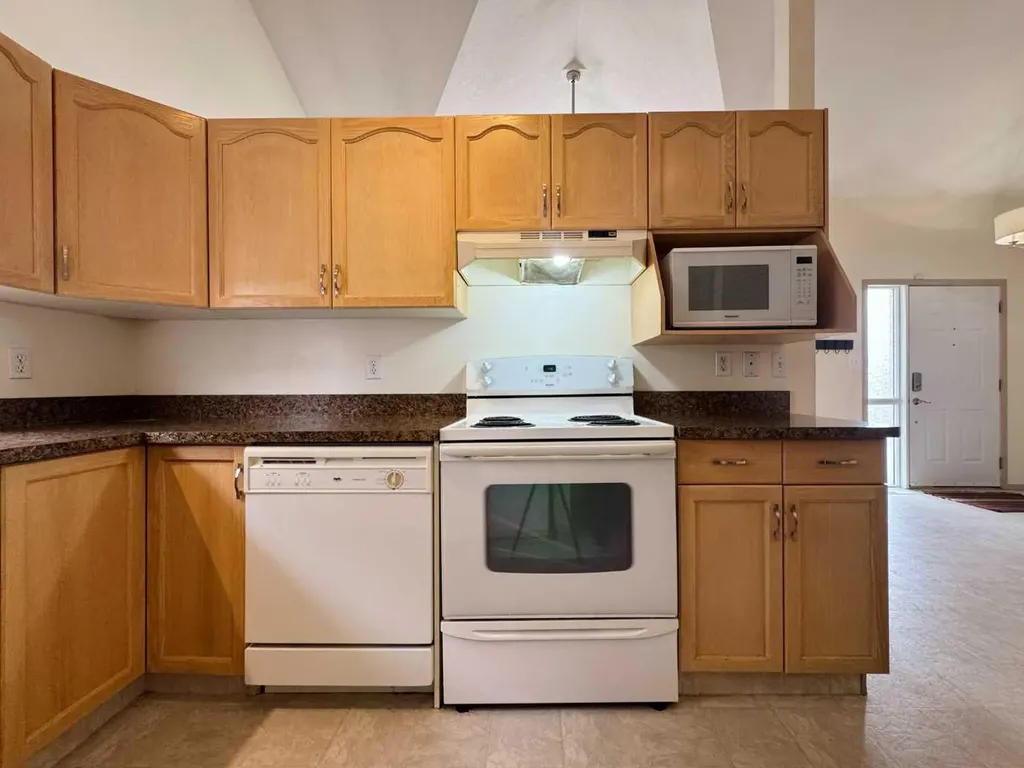82 Harvard Crescent W Lethbridge AB T1K 6R4