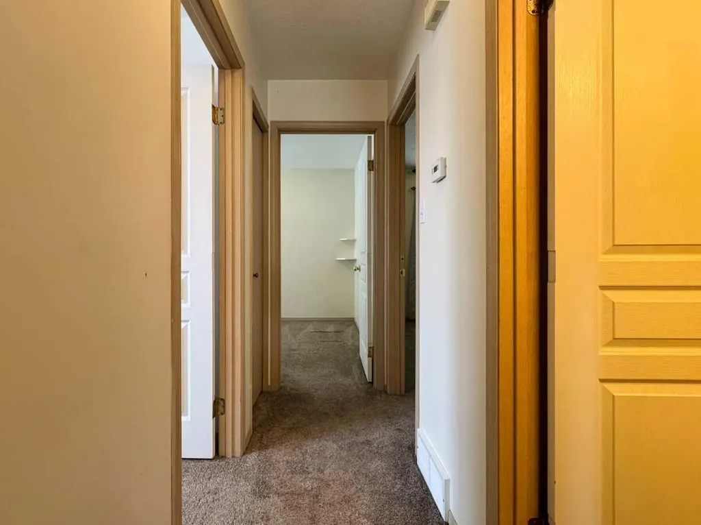 82 Harvard Crescent W Lethbridge AB T1K 6R4