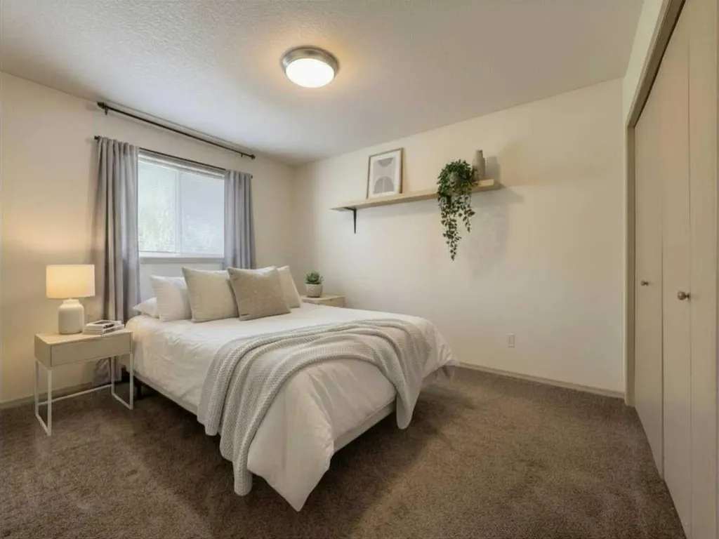 82 Harvard Crescent W Lethbridge AB T1K 6R4