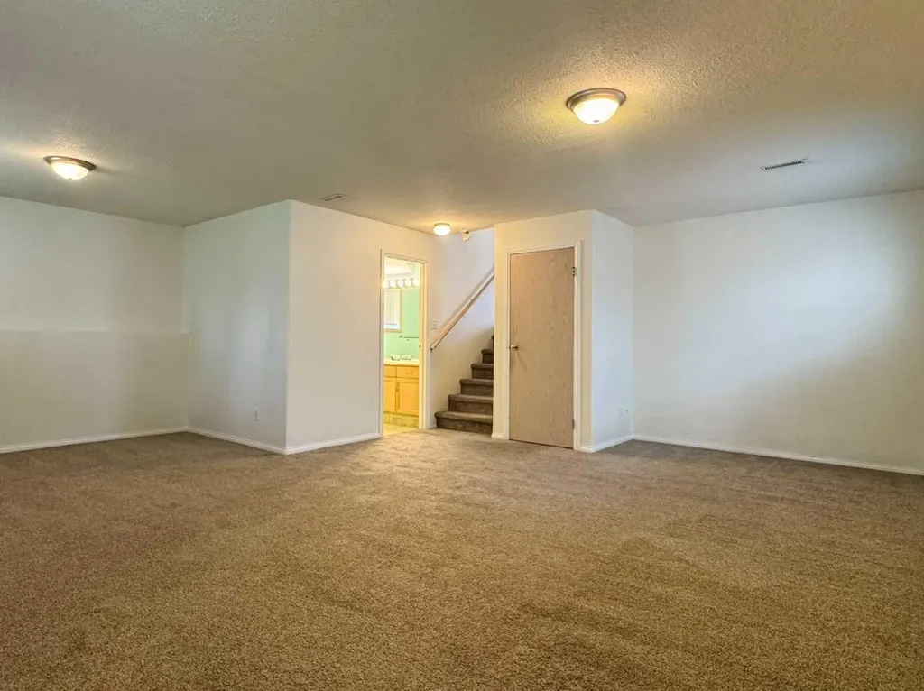82 Harvard Crescent W Lethbridge AB T1K 6R4