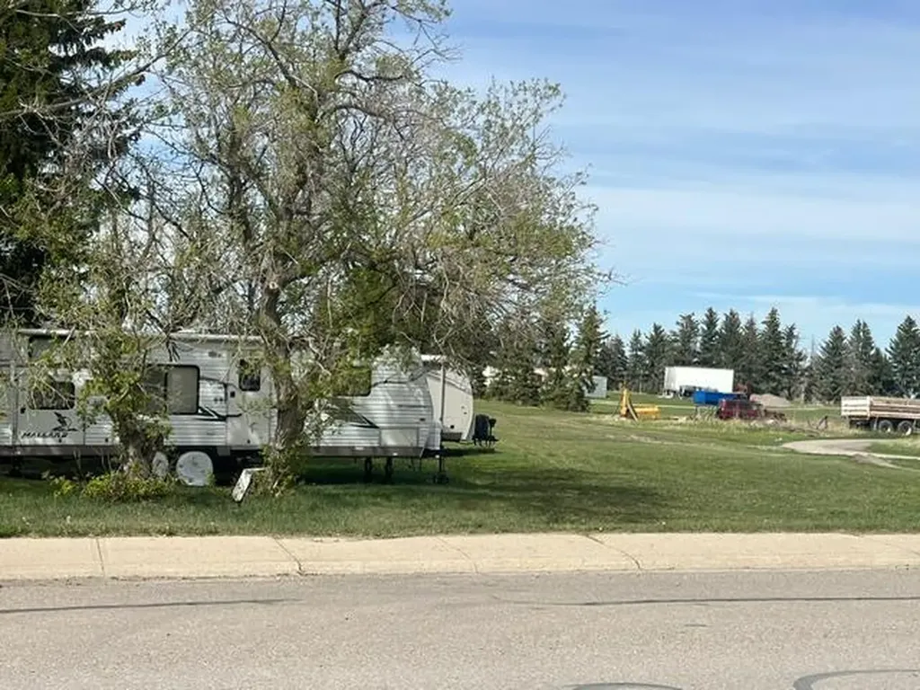 593 3 Avenue E Cardston AB T0K 0K0