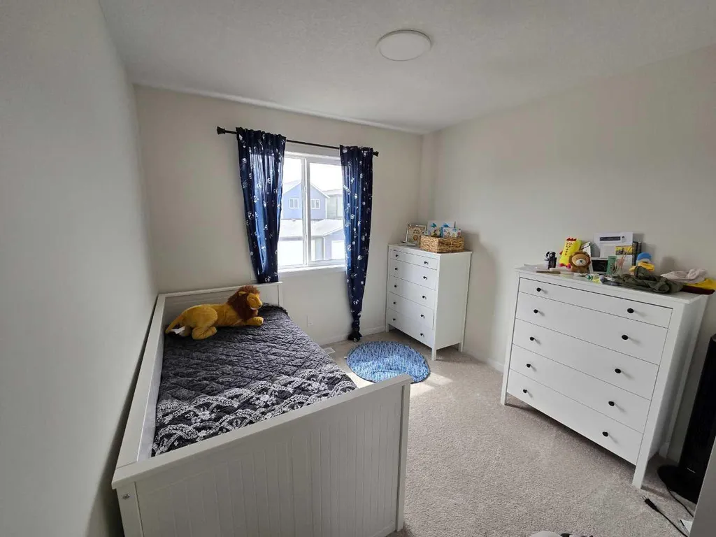 431 Rowmont Boulevard NW Calgary AB T3l0l3