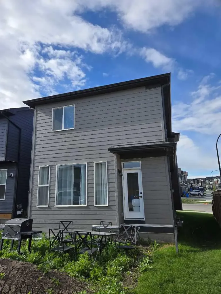 431 Rowmont Boulevard NW Calgary AB T3l0l3