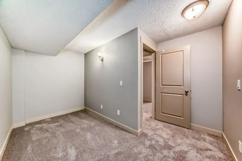 237 Rainbow Falls Drive Chestermere AB T1X0B1