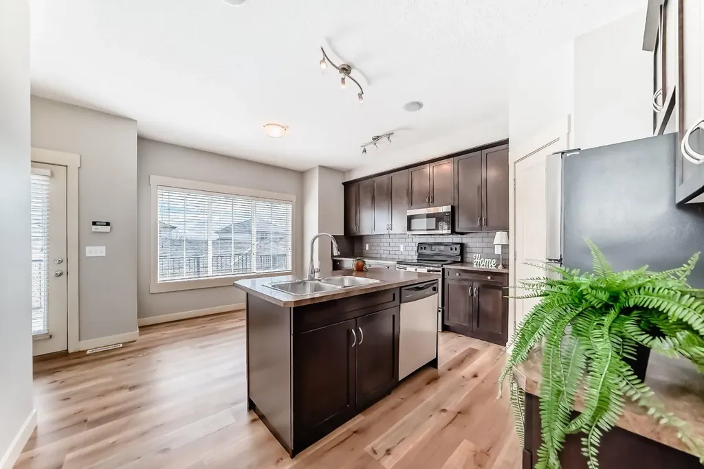 237 Rainbow Falls Drive Chestermere AB T1X0B1