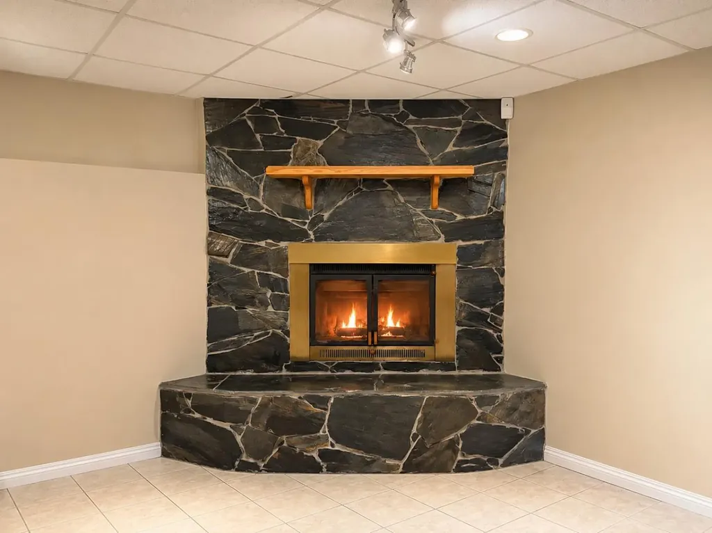 5748 55 Street Rocky Mountain House AB T4T 1J7