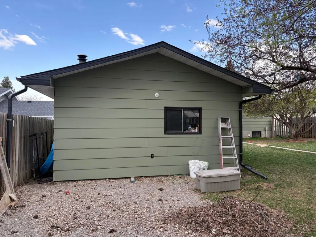5748 55 Street Rocky Mountain House AB T4T 1J7
