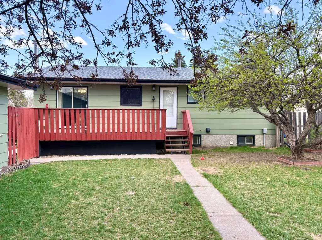 5748 55 Street Rocky Mountain House AB T4T 1J7