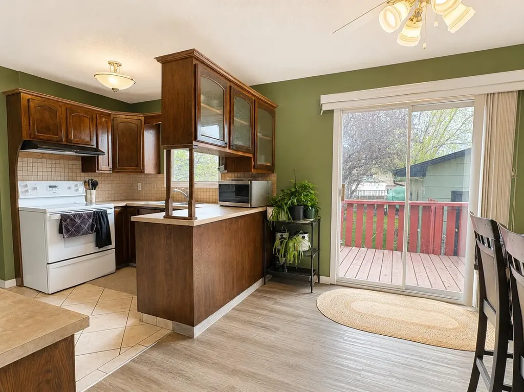 5748 55 Street Rocky Mountain House AB T4T 1J7