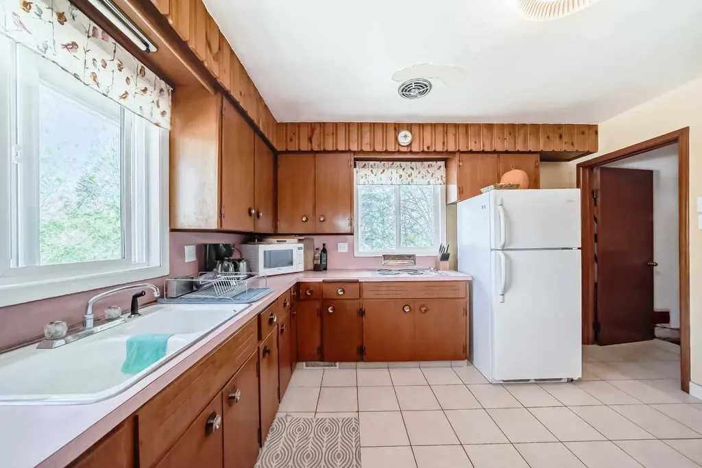 3604 Parkhill Street SW Calgary AB T2S 2Z6
