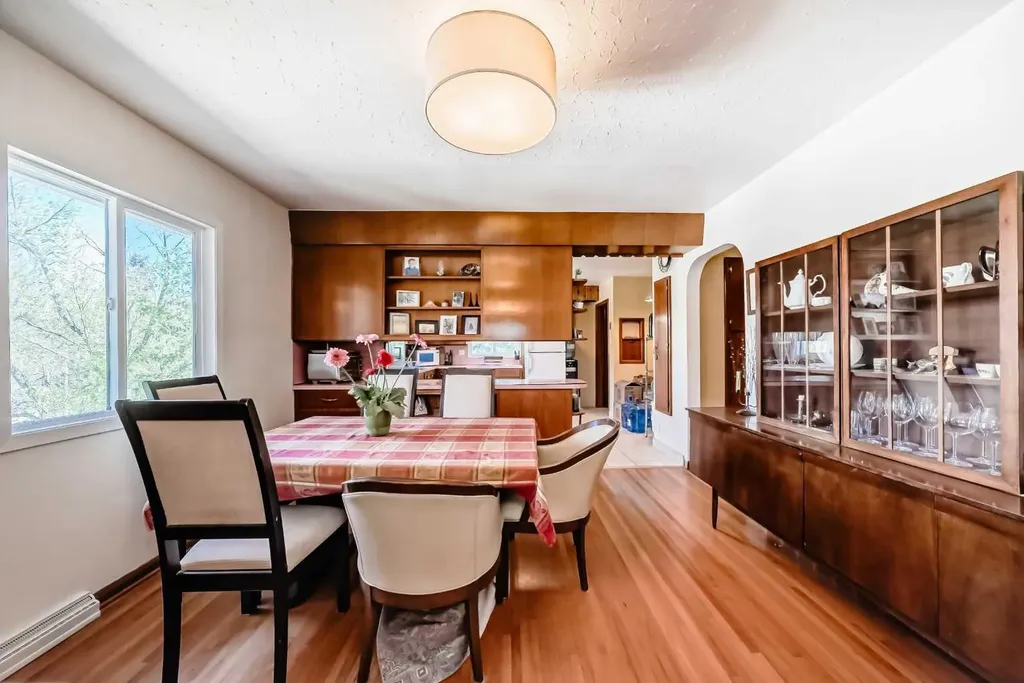 3604 Parkhill Street SW Calgary AB T2S 2Z6
