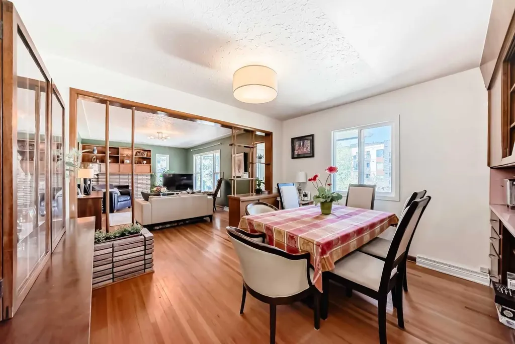 3604 Parkhill Street SW Calgary AB T2S 2Z6