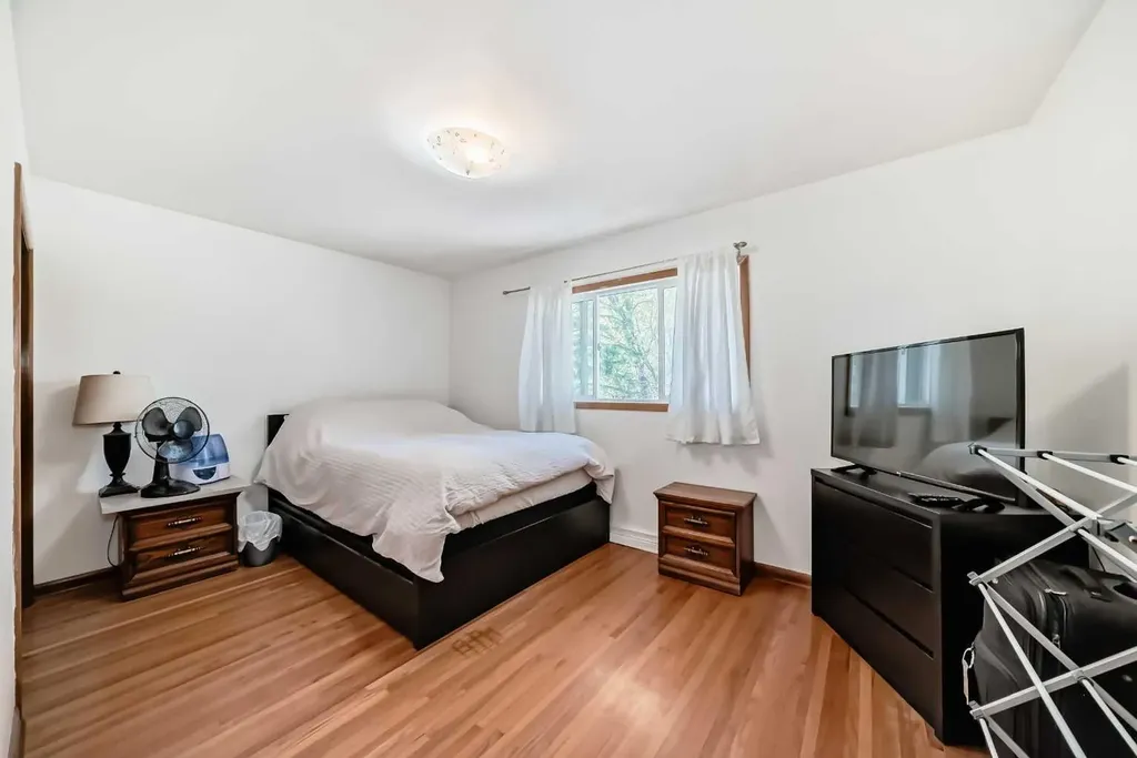3604 Parkhill Street SW Calgary AB T2S 2Z6