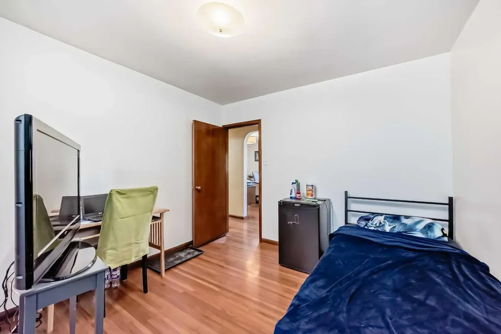 3604 Parkhill Street SW Calgary AB T2S 2Z6