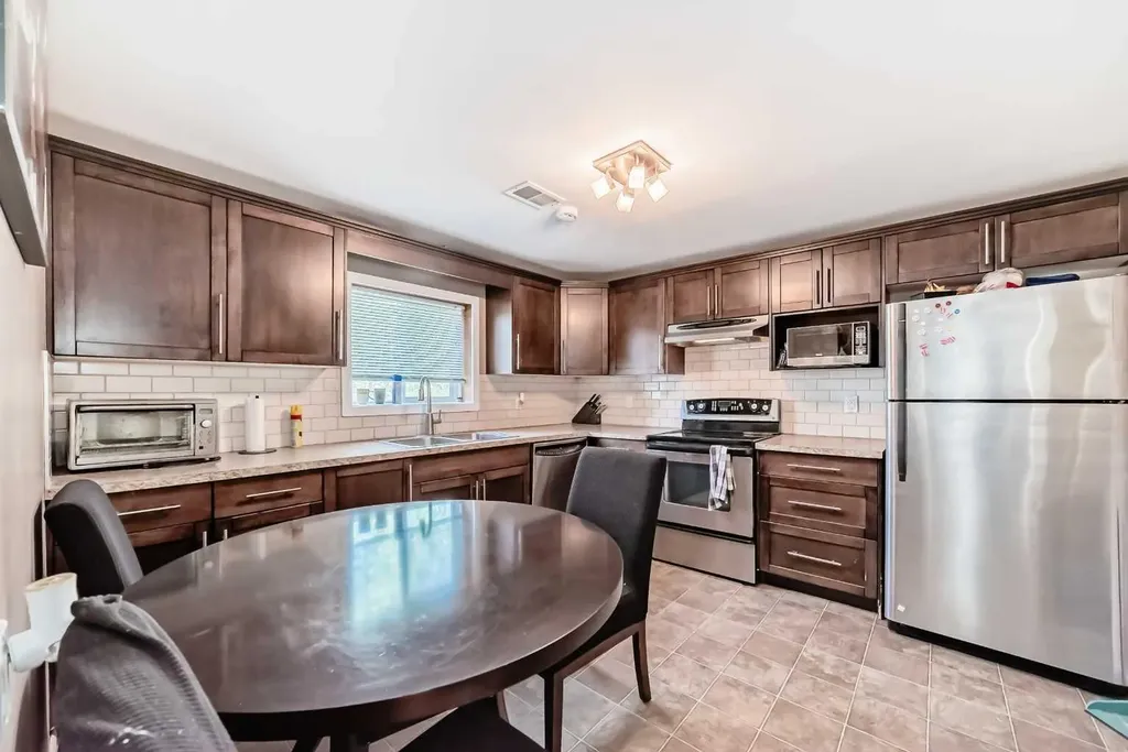 3604 Parkhill Street SW Calgary AB T2S 2Z6