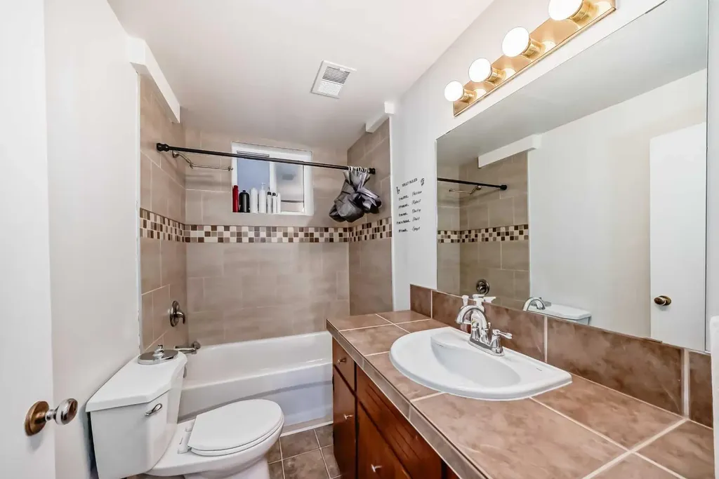3604 Parkhill Street SW Calgary AB T2S 2Z6