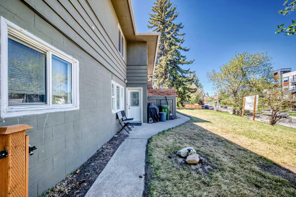 3604 Parkhill Street SW Calgary AB T2S 2Z6