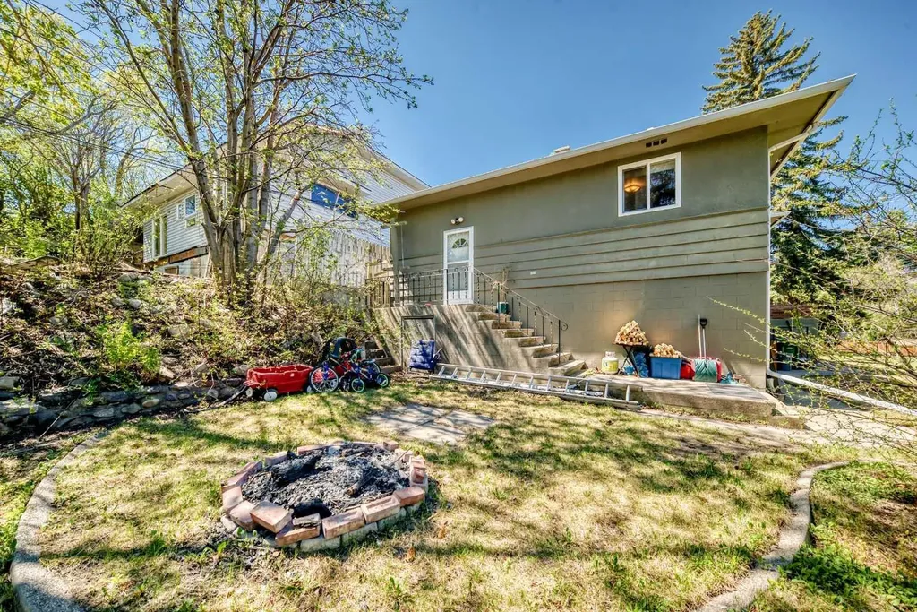 3604 Parkhill Street SW Calgary AB T2S 2Z6