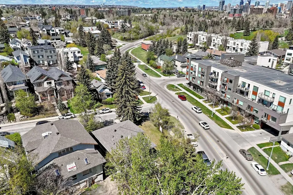 3604 Parkhill Street SW Calgary AB T2S 2Z6