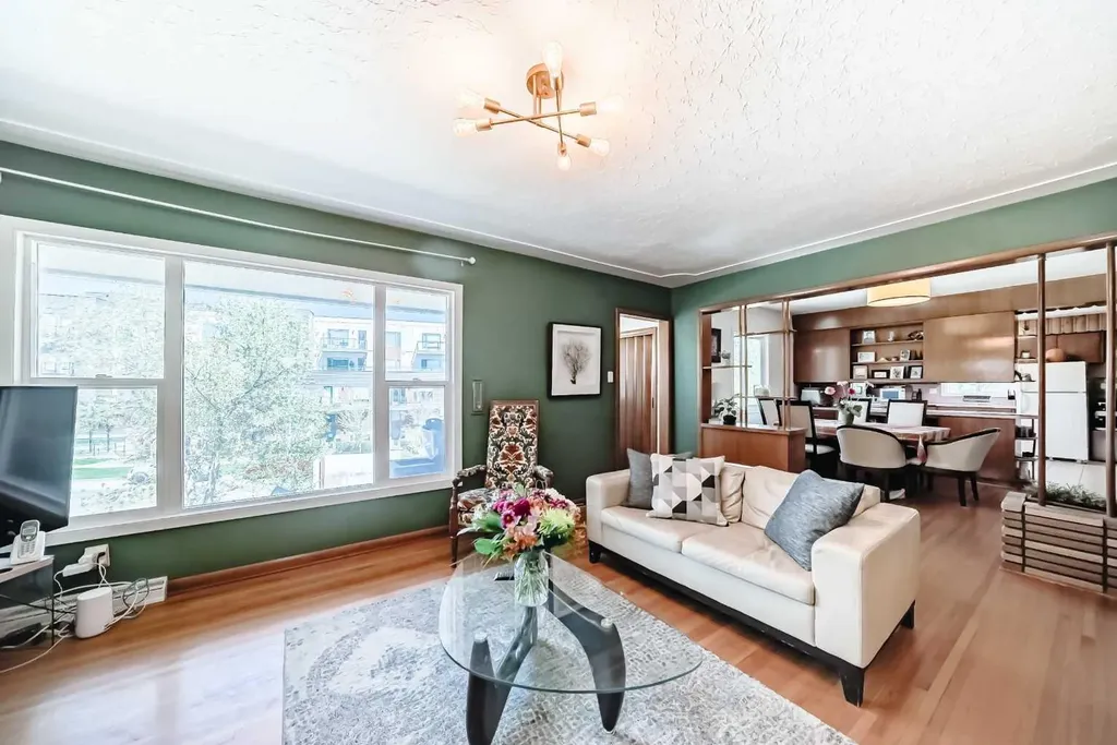 3604 Parkhill Street SW Calgary AB T2S 2Z6