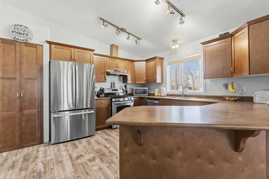 4730 52 Street Mayerthorpe AB T0E 1N0