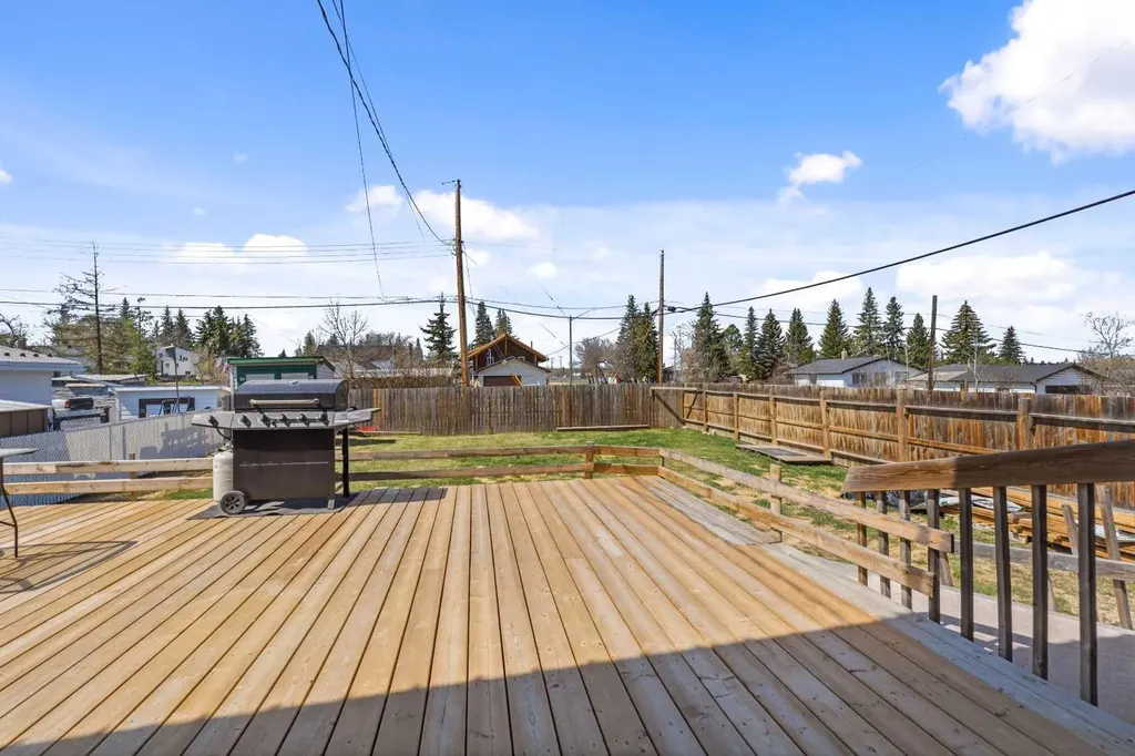 4730 52 Street Mayerthorpe AB T0E 1N0