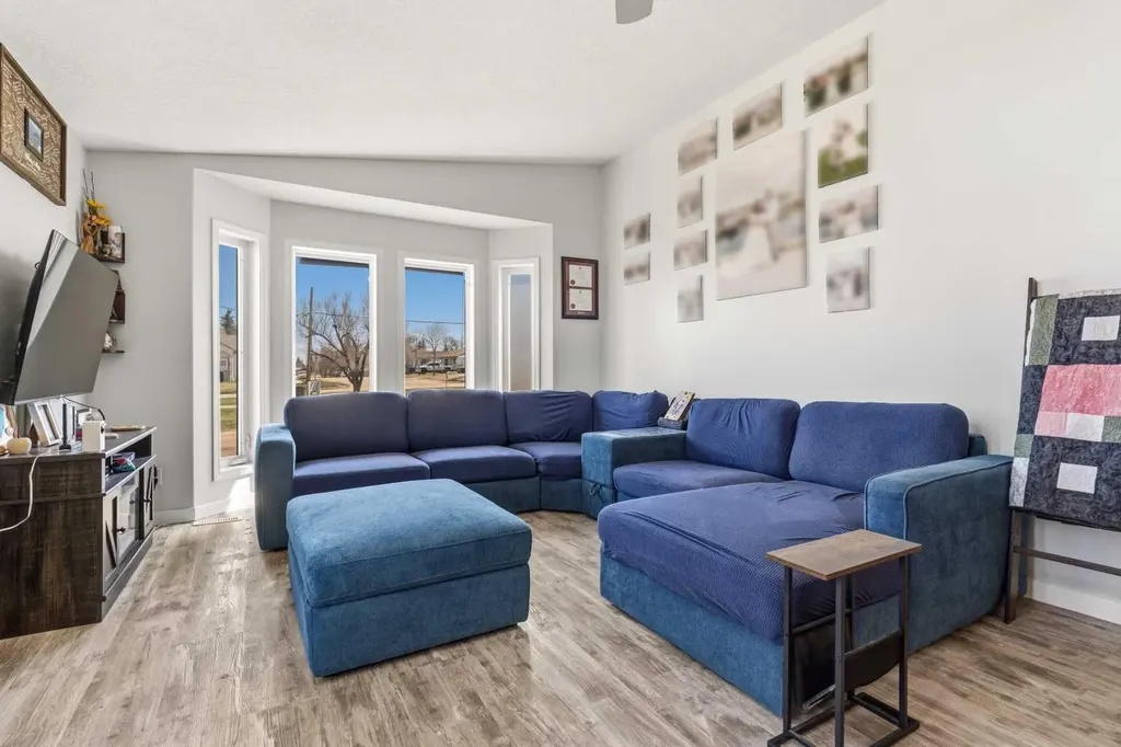 4730 52 Street Mayerthorpe AB T0E 1N0