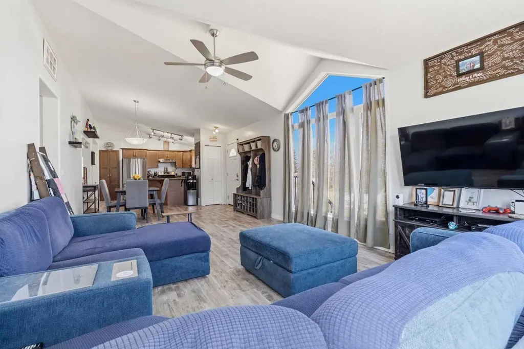 4730 52 Street Mayerthorpe AB T0E 1N0