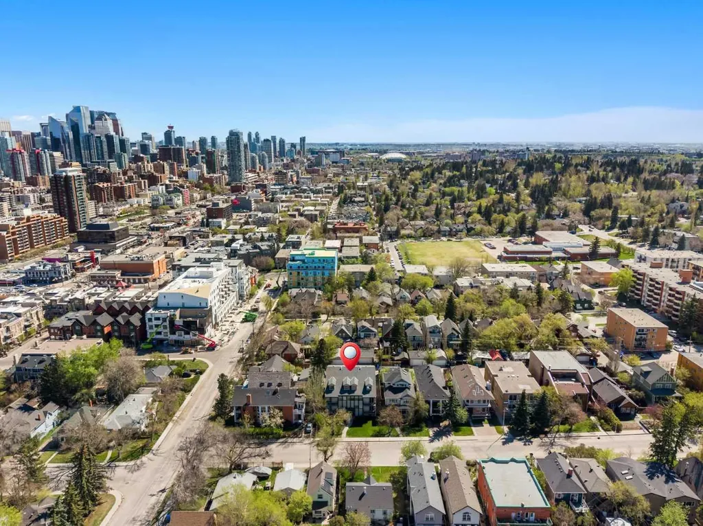2110 15 Street SW Calgary AB T2T 3Y8