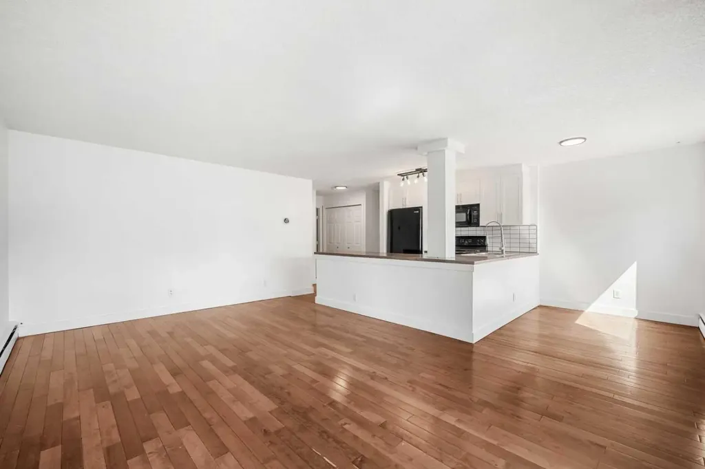 2110 15 Street SW Calgary AB T2T 3Y8