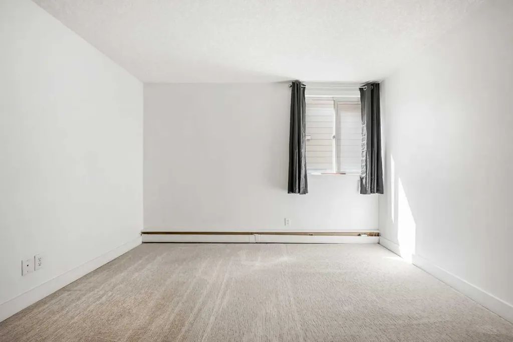 2110 15 Street SW Calgary AB T2T 3Y8