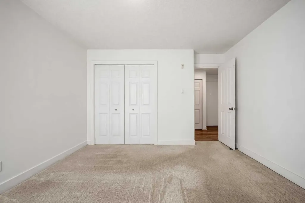 2110 15 Street SW Calgary AB T2T 3Y8
