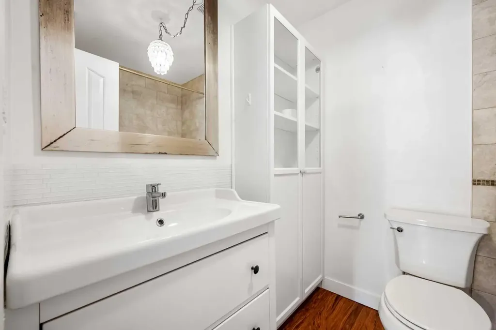2110 15 Street SW Calgary AB T2T 3Y8