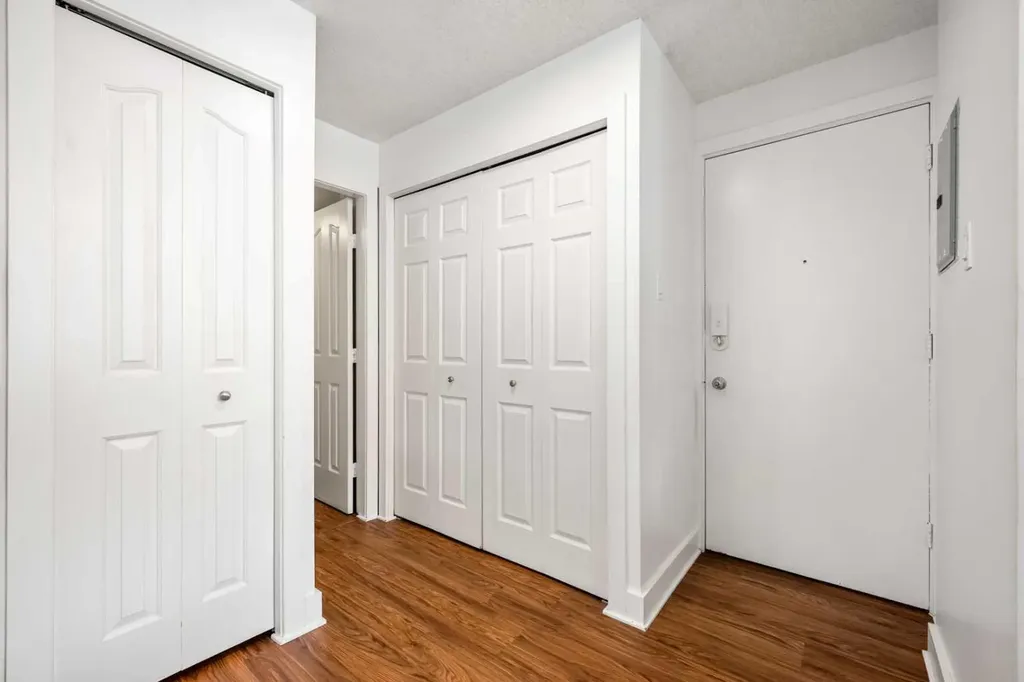 2110 15 Street SW Calgary AB T2T 3Y8